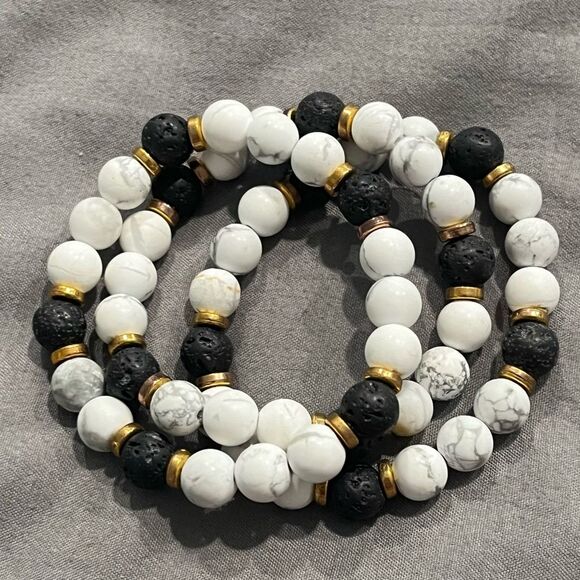 White Marble Howlite & Black Lava Handmade Beaded Bracelet - Picture 5 of 5
